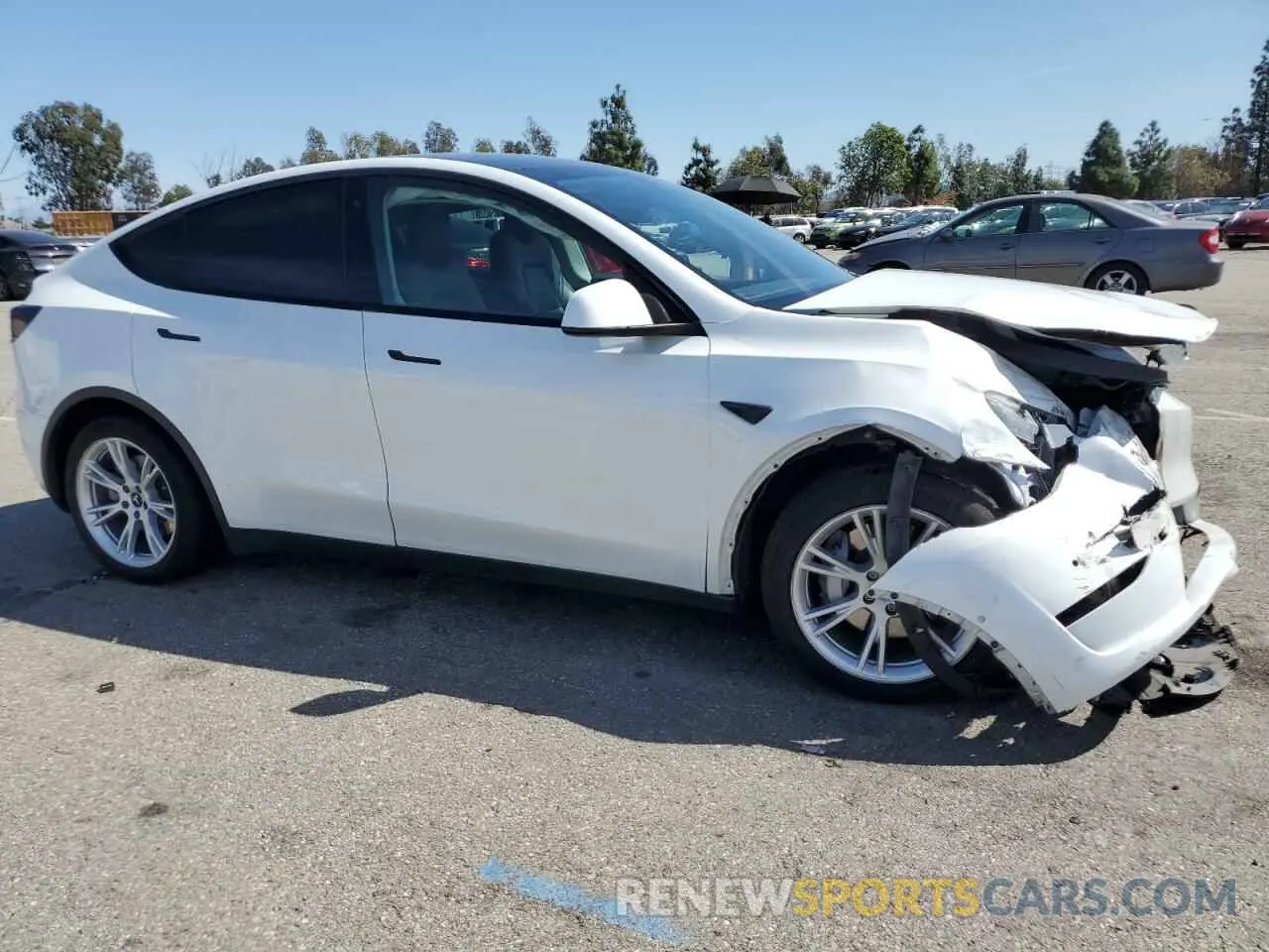 4 Photograph of a damaged car 5YJYGDEE1LF031953 TESLA MODEL Y 2020