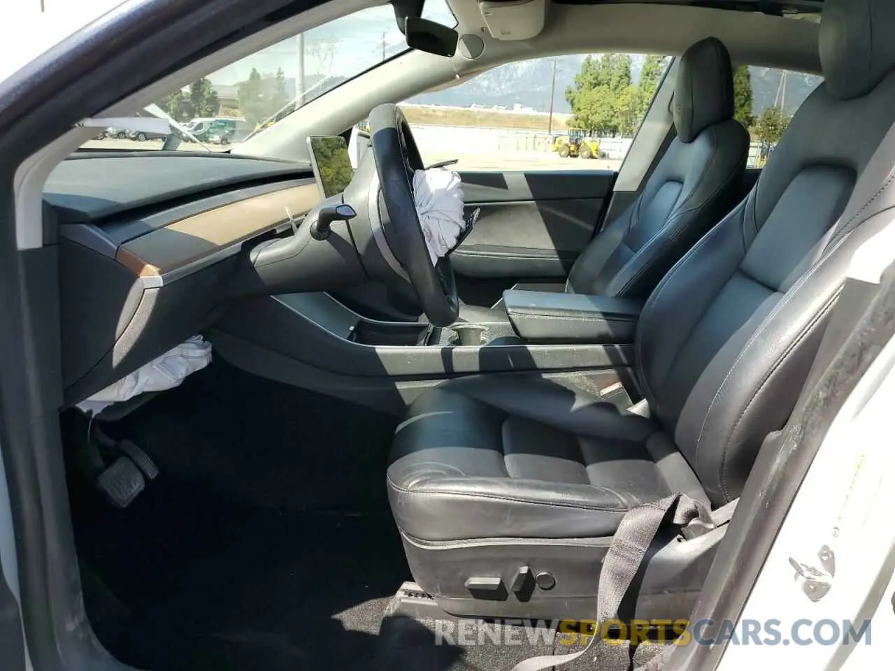 7 Photograph of a damaged car 5YJYGDEE1LF031953 TESLA MODEL Y 2020