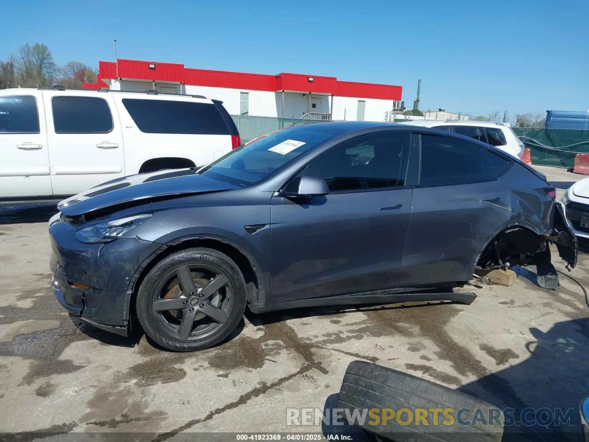 14 Photograph of a damaged car 5YJYGDEE1LF033346 TESLA MODEL Y 2020