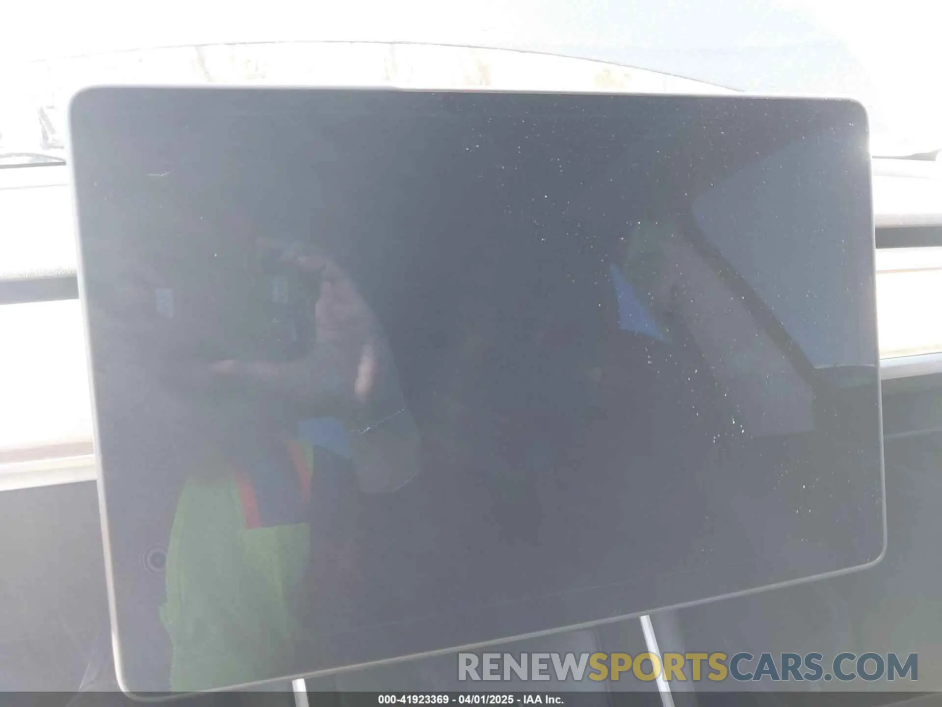 18 Photograph of a damaged car 5YJYGDEE1LF033346 TESLA MODEL Y 2020