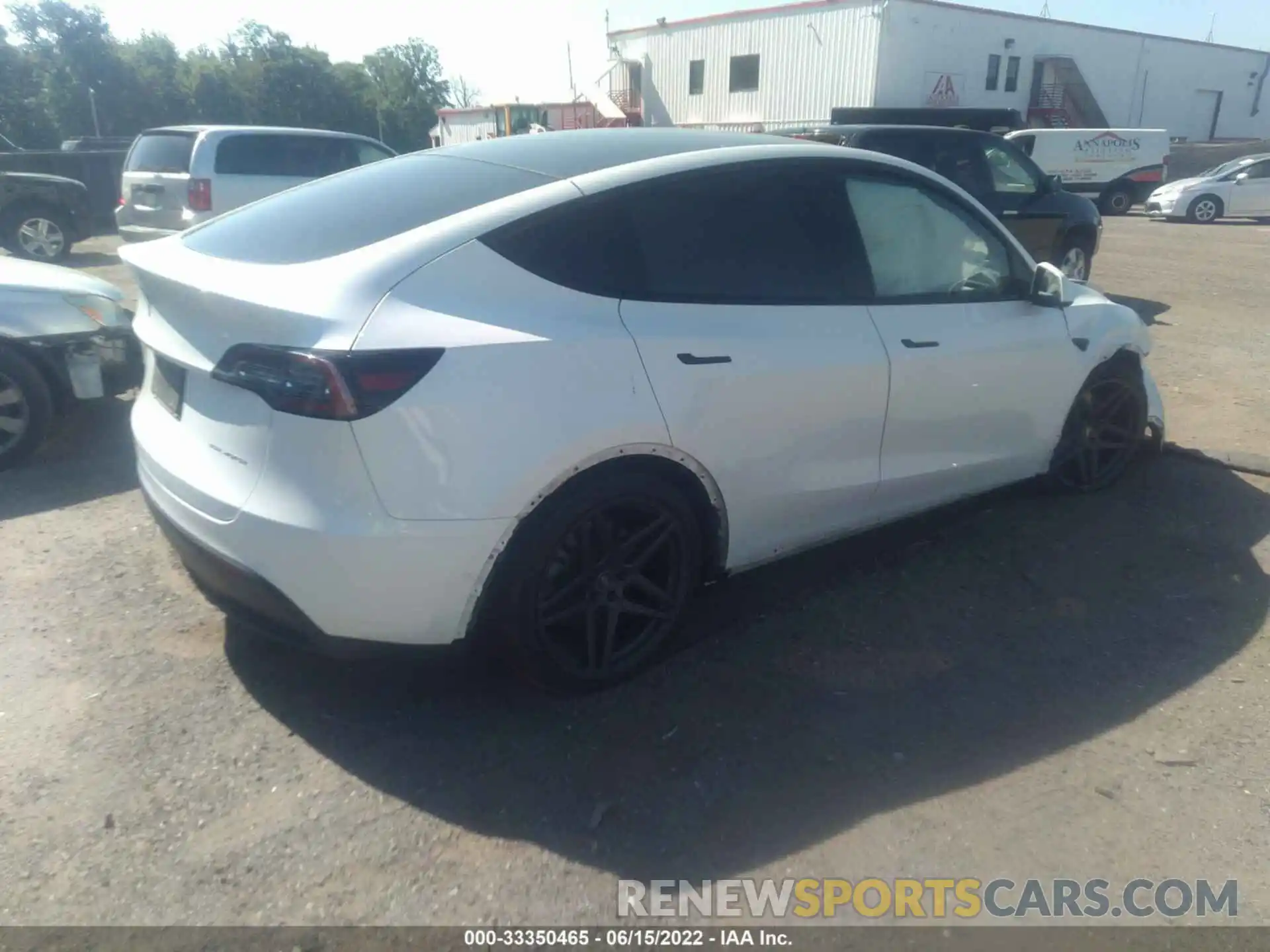 4 Photograph of a damaged car 5YJYGDEE1LF034061 TESLA MODEL Y 2020