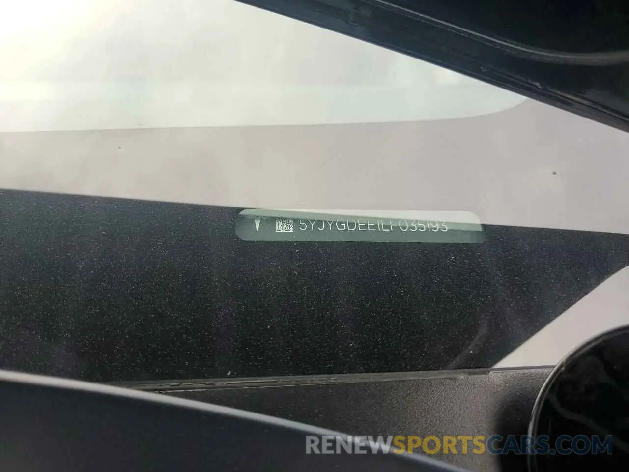 10 Photograph of a damaged car 5YJYGDEE1LF035193 TESLA MODEL Y 2020