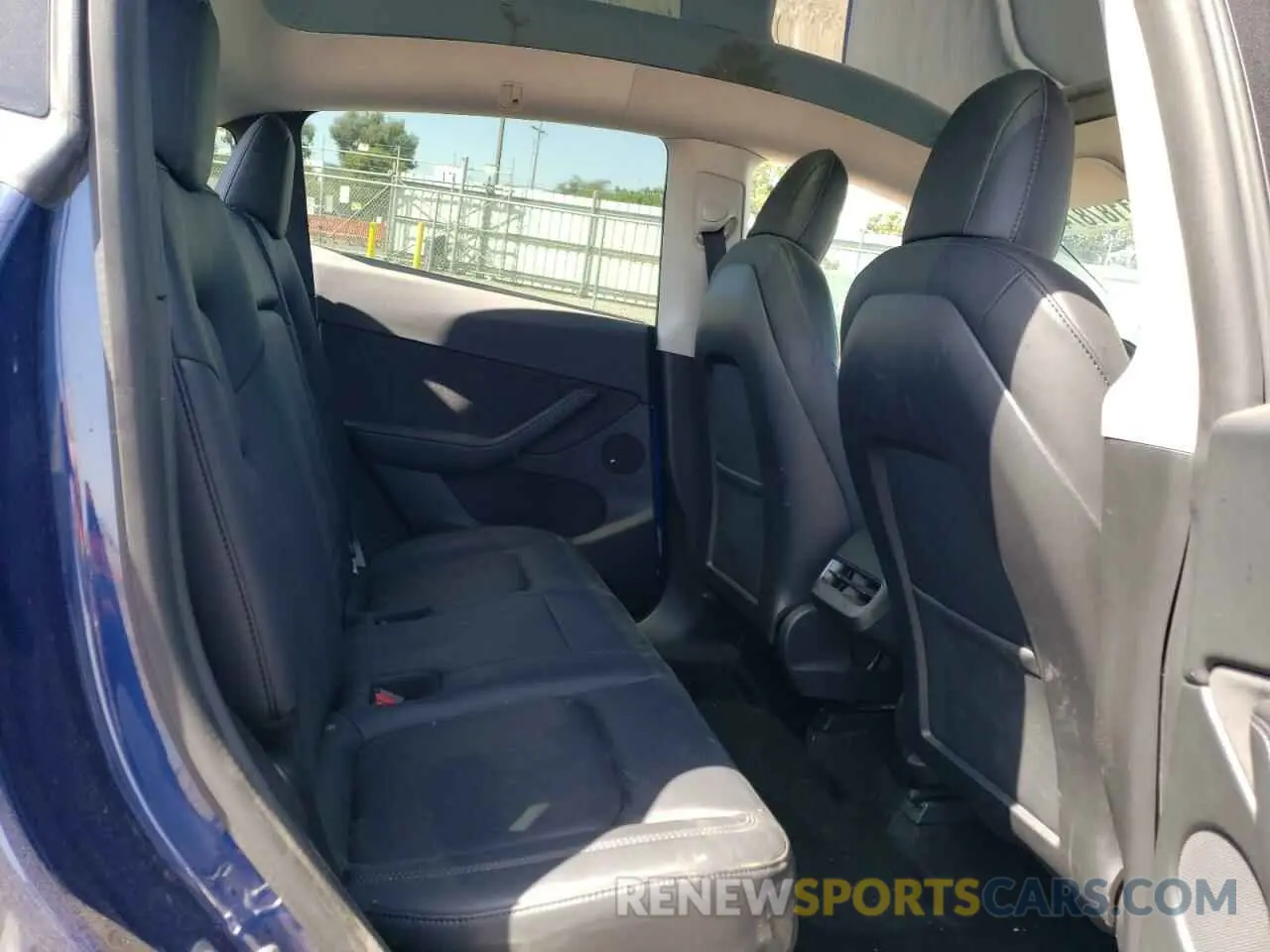 10 Photograph of a damaged car 5YJYGDEE1LF038224 TESLA MODEL Y 2020