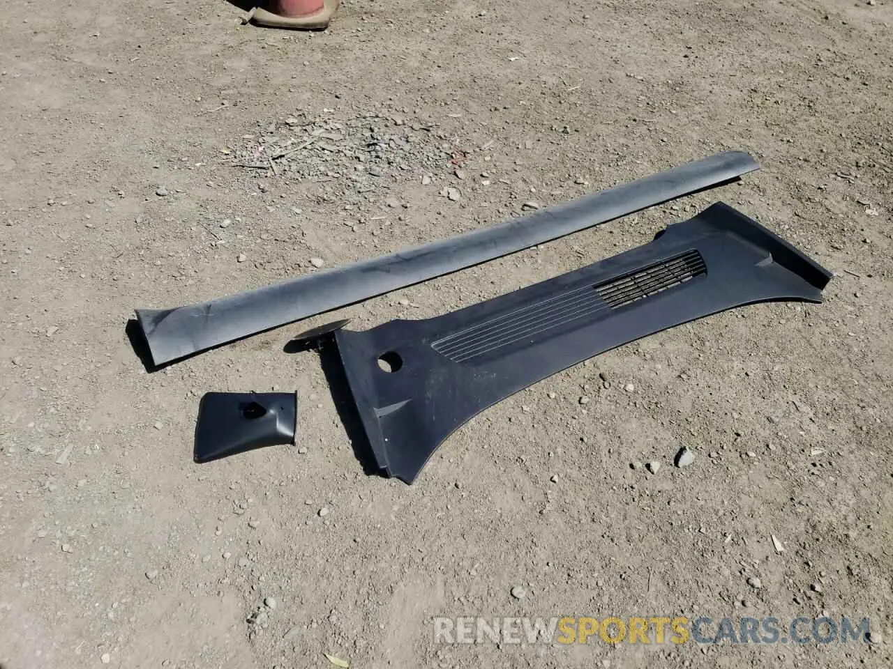 12 Photograph of a damaged car 5YJYGDEE1LF038224 TESLA MODEL Y 2020