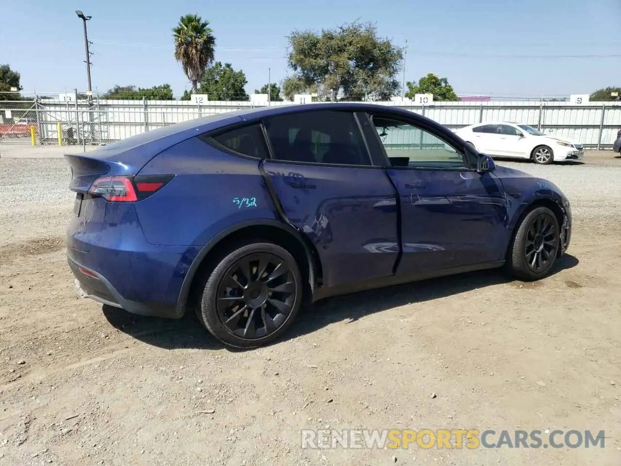 3 Photograph of a damaged car 5YJYGDEE1LF038224 TESLA MODEL Y 2020