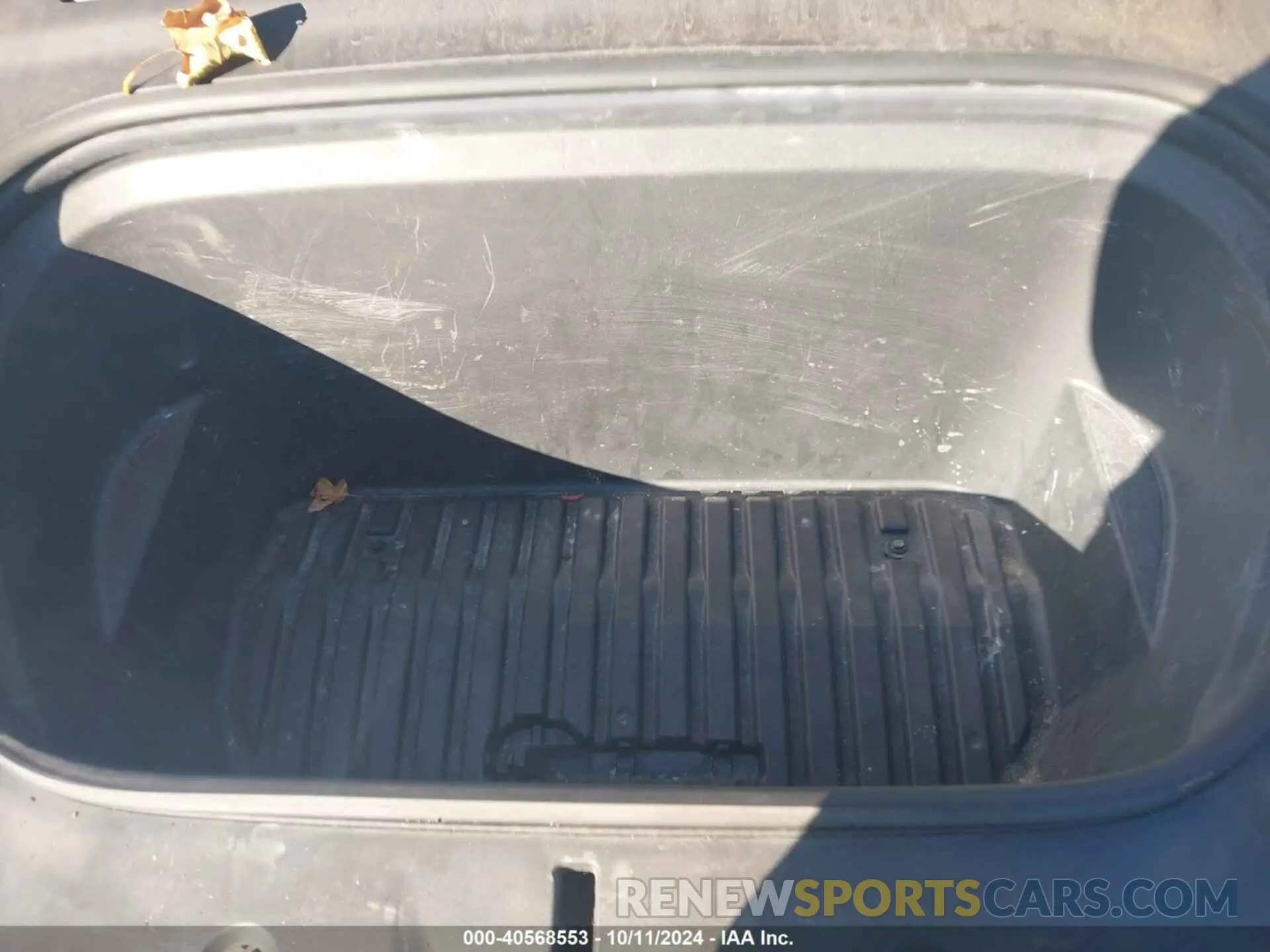 10 Photograph of a damaged car 5YJYGDEE1LF040491 TESLA MODEL Y 2020