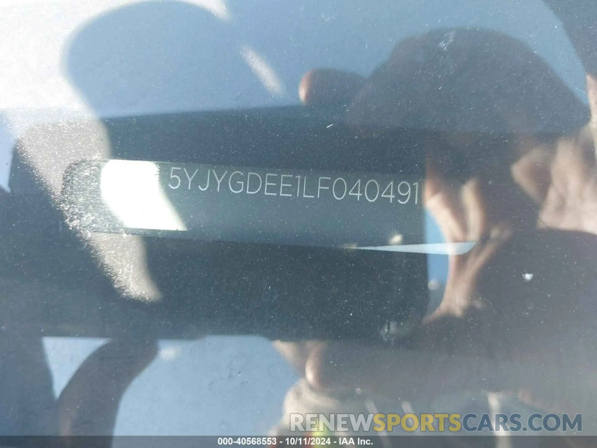 19 Photograph of a damaged car 5YJYGDEE1LF040491 TESLA MODEL Y 2020