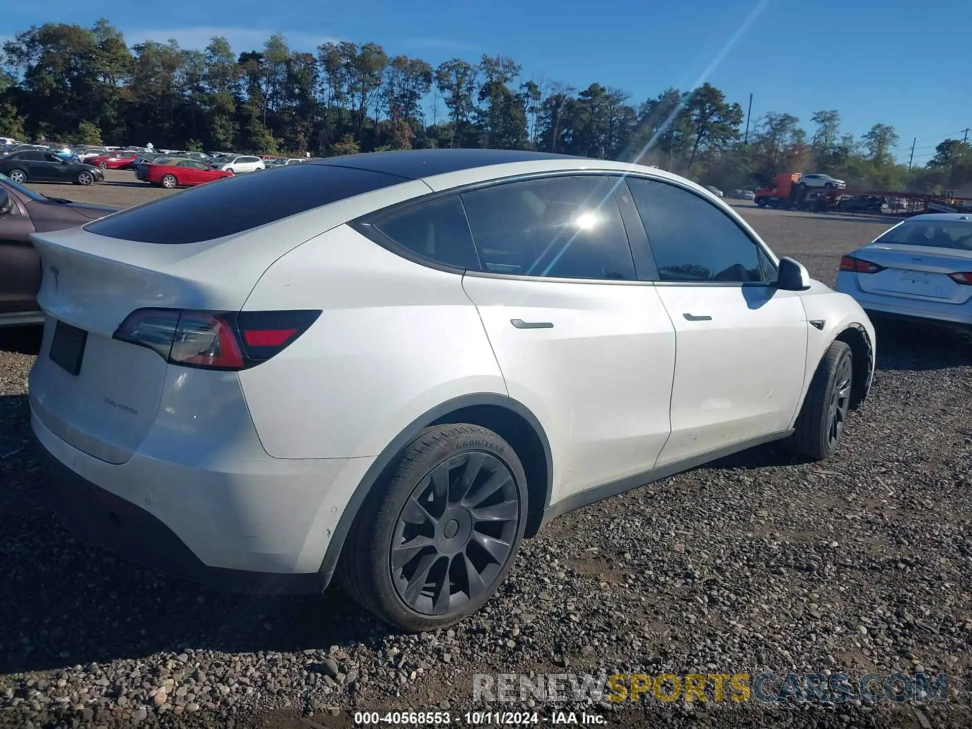 4 Photograph of a damaged car 5YJYGDEE1LF040491 TESLA MODEL Y 2020