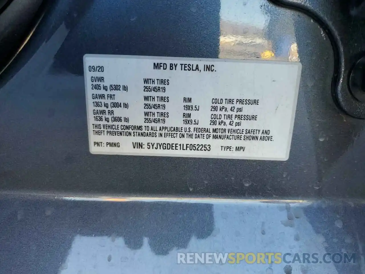 10 Photograph of a damaged car 5YJYGDEE1LF052253 TESLA MODEL Y 2020