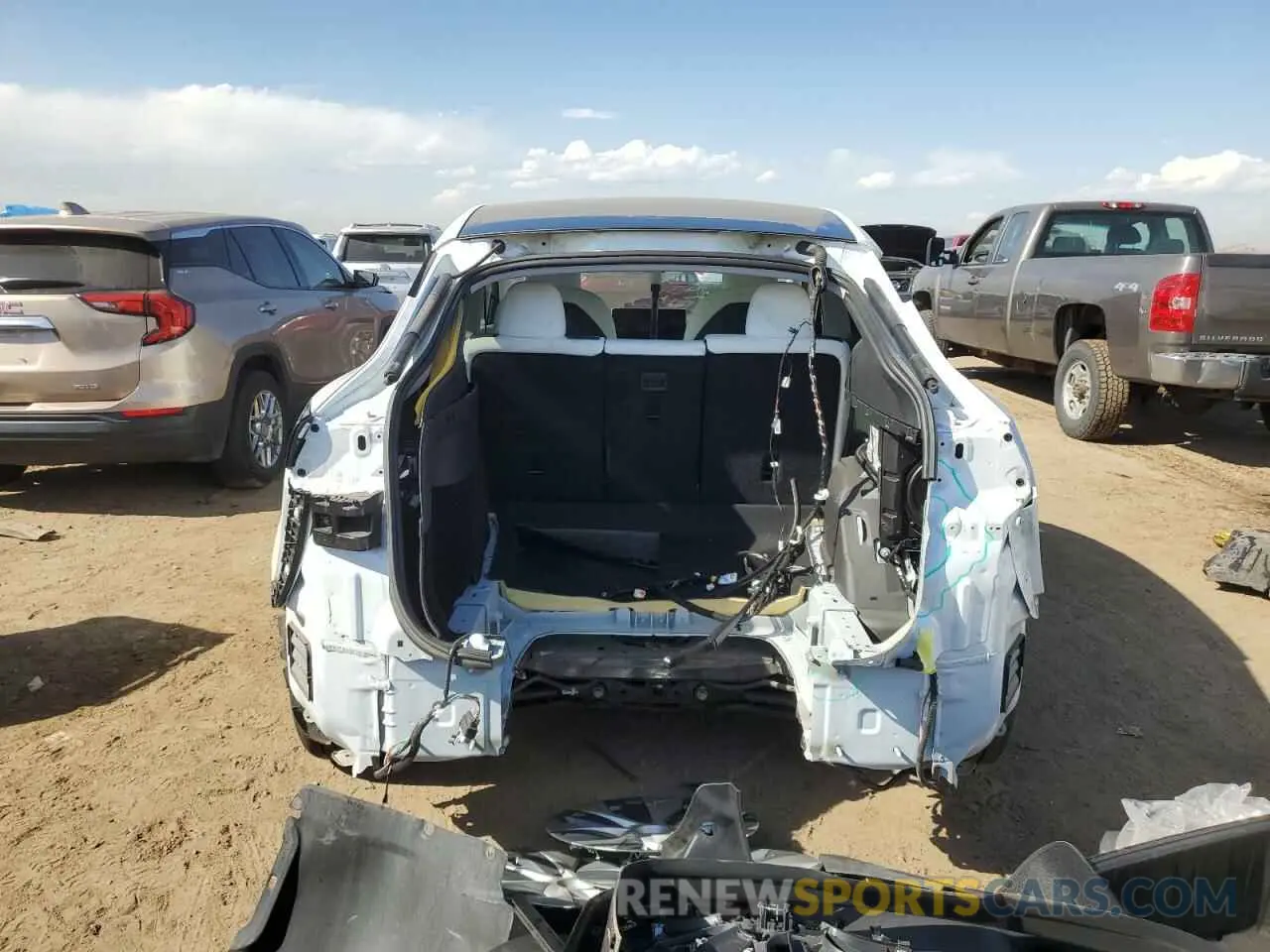 6 Photograph of a damaged car 5YJYGDEE1LF053483 TESLA MODEL Y 2020