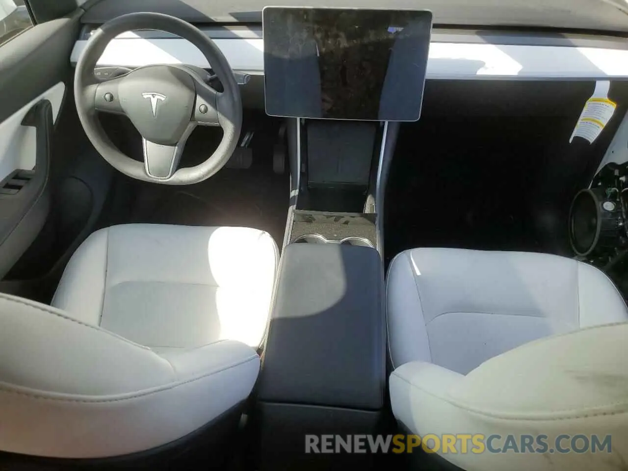 8 Photograph of a damaged car 5YJYGDEE1LF053483 TESLA MODEL Y 2020