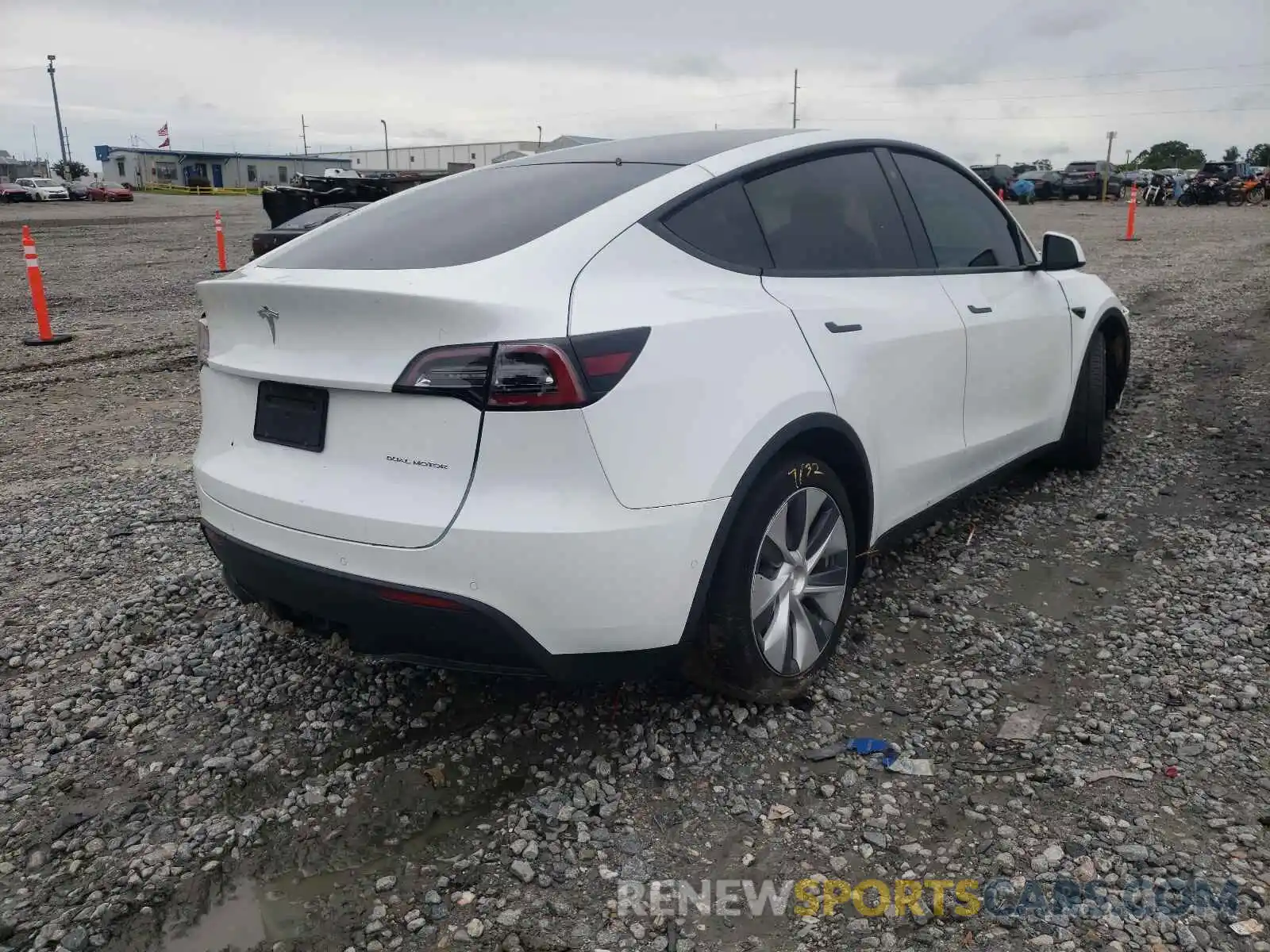 4 Photograph of a damaged car 5YJYGDEE2LF013302 TESLA MODEL Y 2020