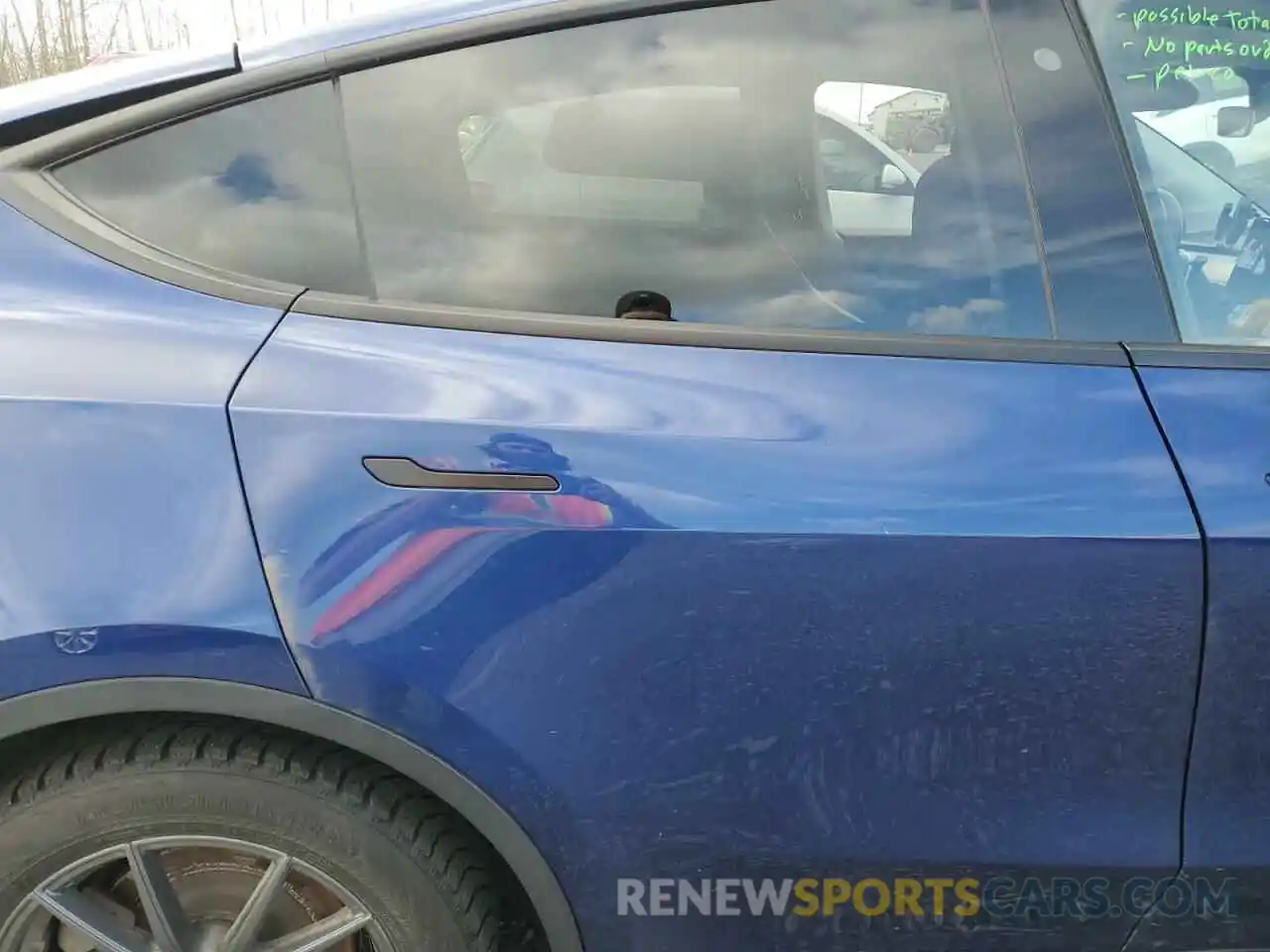 11 Photograph of a damaged car 5YJYGDEE2LF013431 TESLA MODEL Y 2020