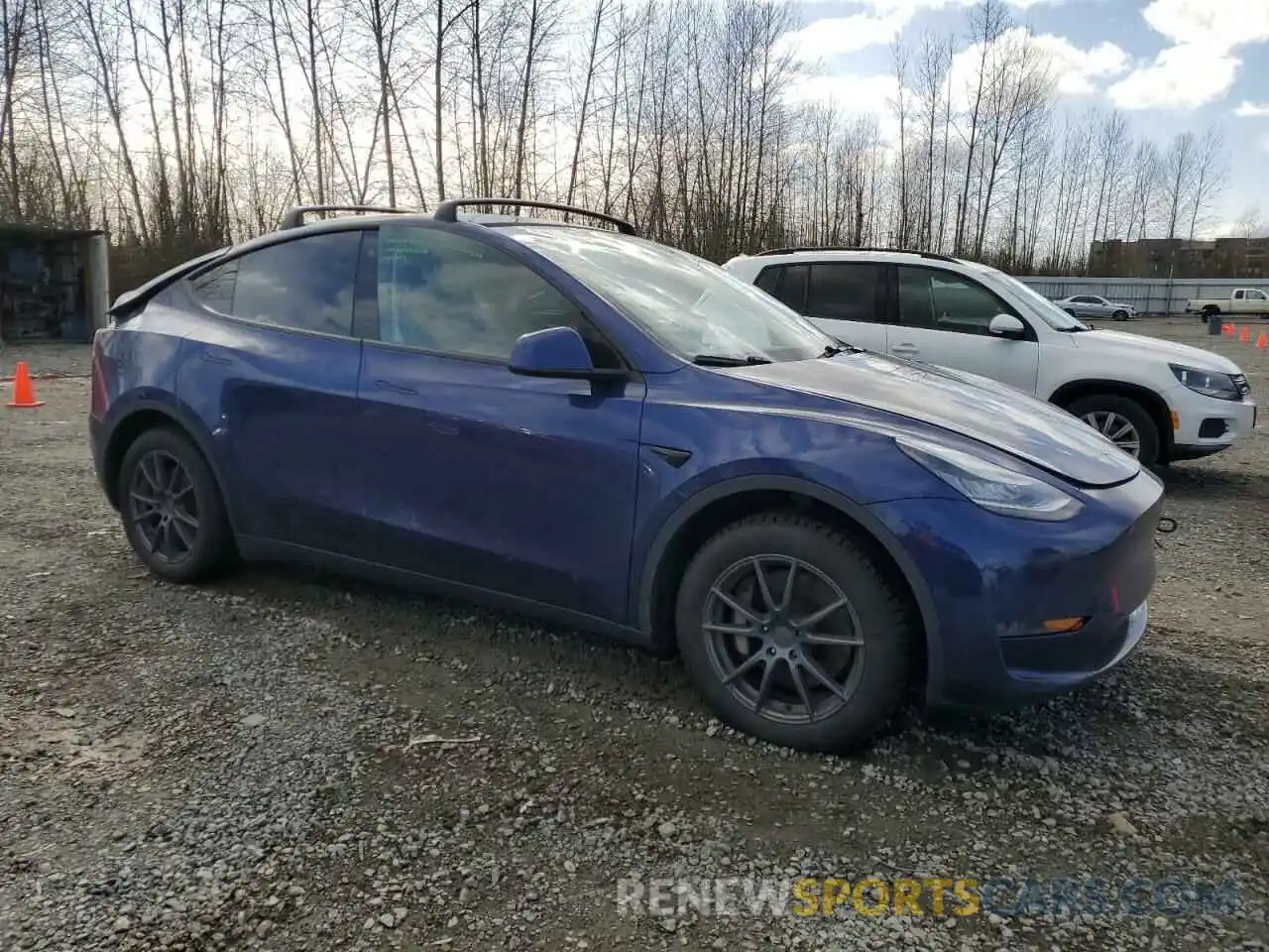 4 Photograph of a damaged car 5YJYGDEE2LF013431 TESLA MODEL Y 2020