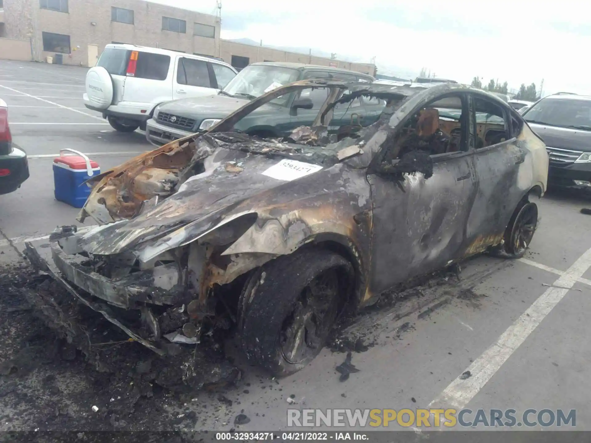 2 Photograph of a damaged car 5YJYGDEE2LF015423 TESLA MODEL Y 2020