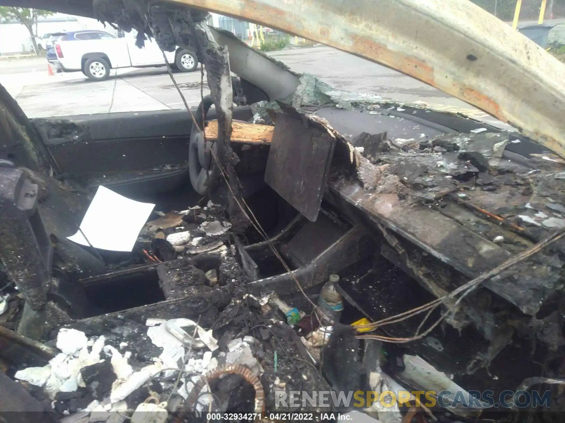 5 Photograph of a damaged car 5YJYGDEE2LF015423 TESLA MODEL Y 2020