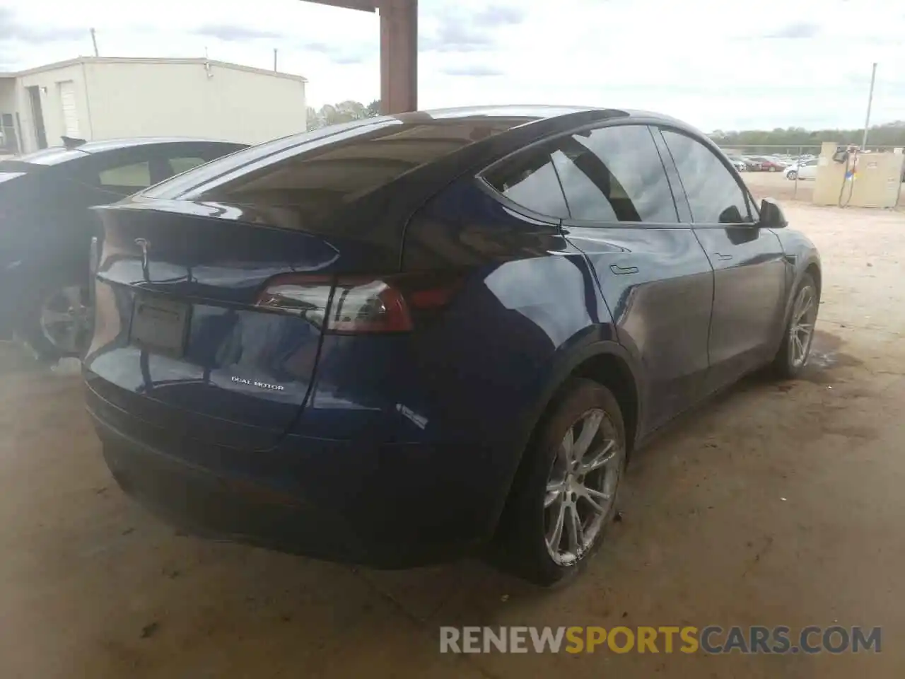 4 Photograph of a damaged car 5YJYGDEE2LF031833 TESLA MODEL Y 2020