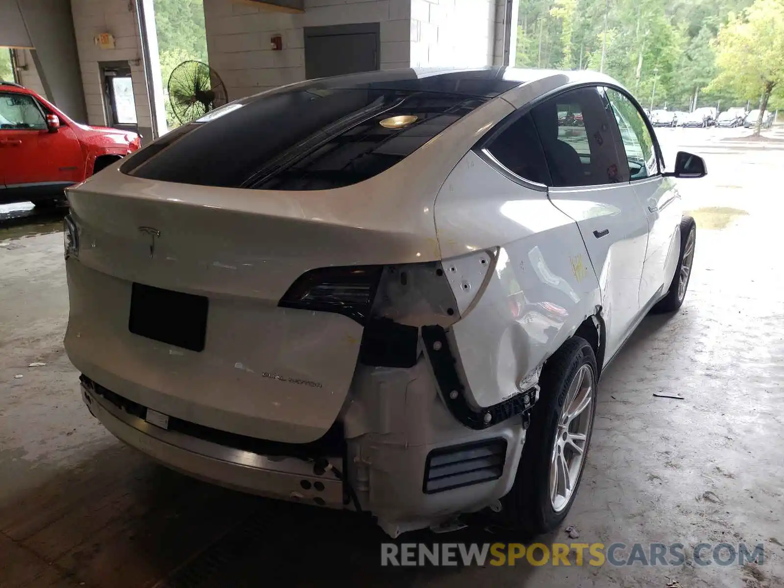 4 Photograph of a damaged car 5YJYGDEE2LF035011 TESLA MODEL Y 2020