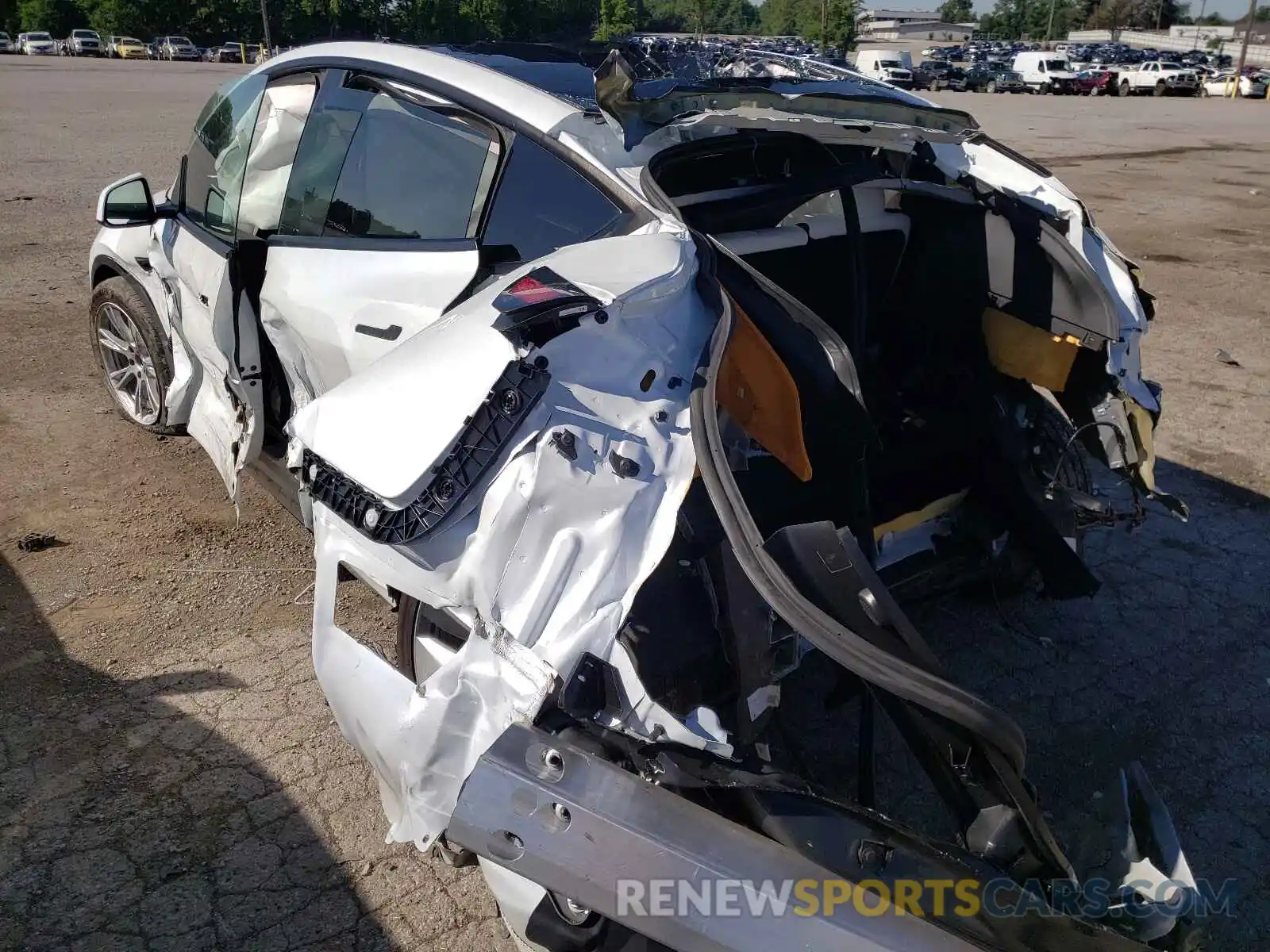 9 Photograph of a damaged car 5YJYGDEE2LF040824 TESLA MODEL Y 2020