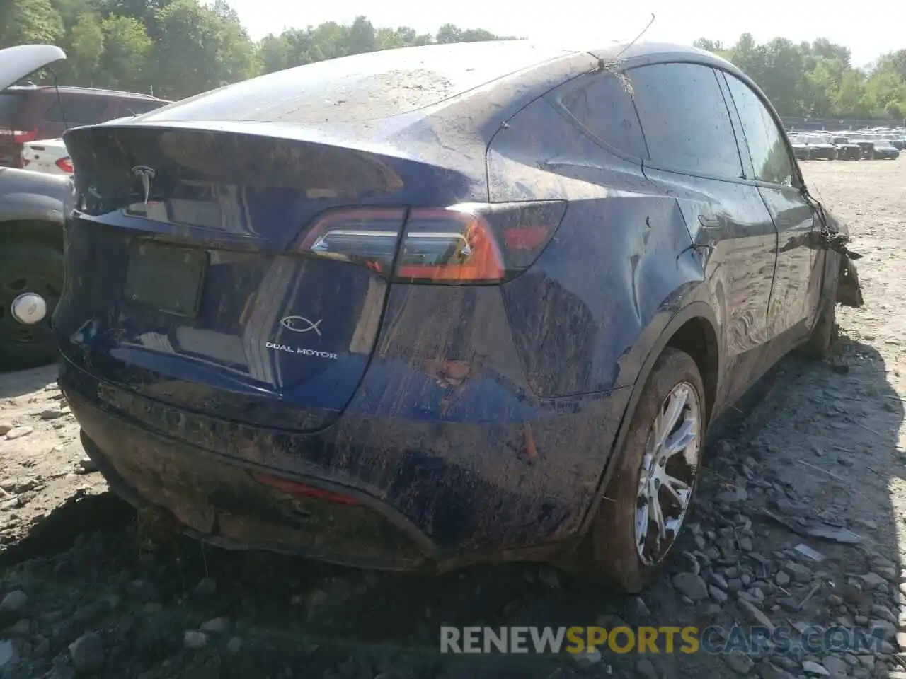 4 Photograph of a damaged car 5YJYGDEE2LF044002 TESLA MODEL Y 2020