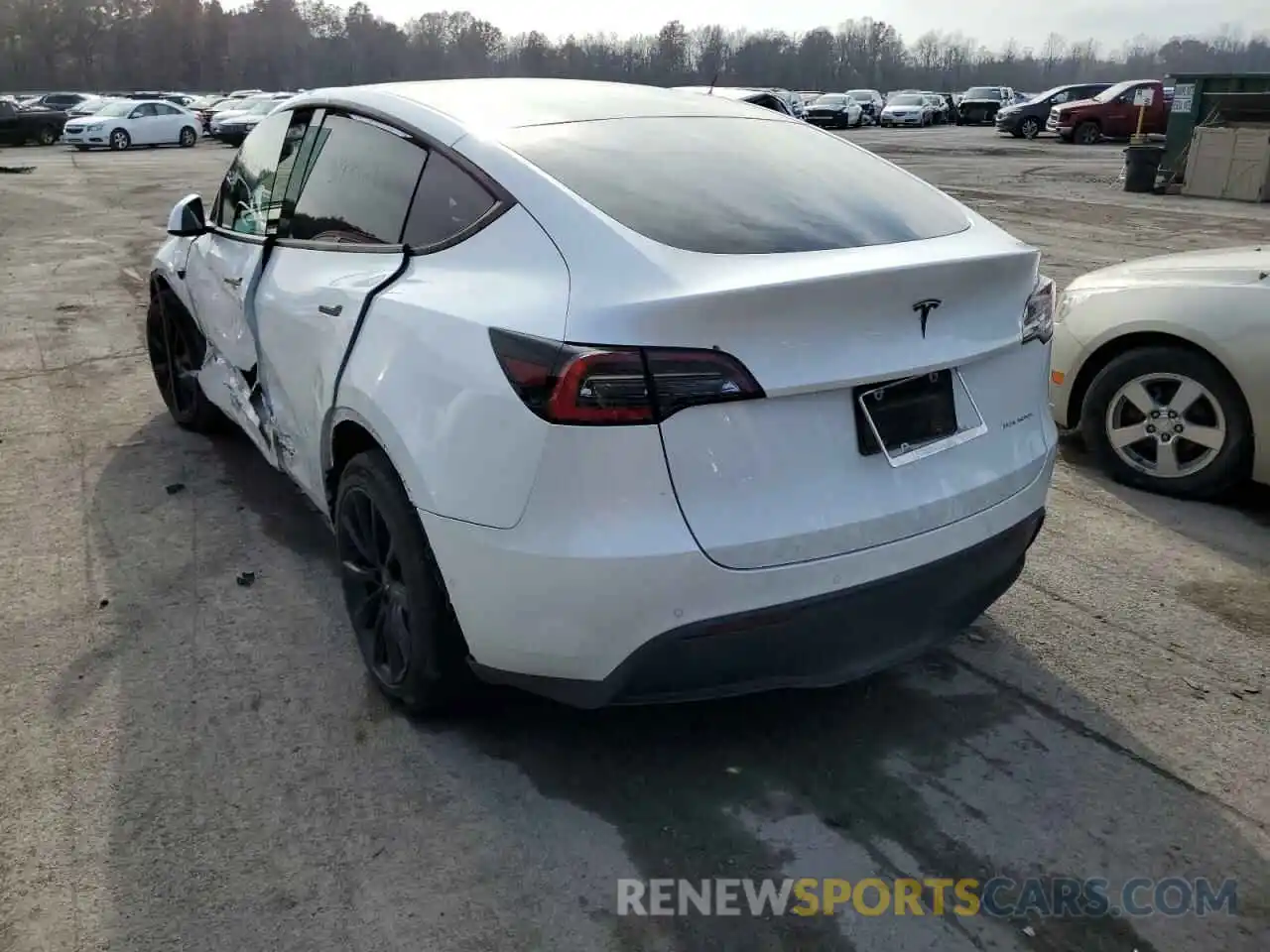 3 Photograph of a damaged car 5YJYGDEE2LF045005 TESLA MODEL Y 2020