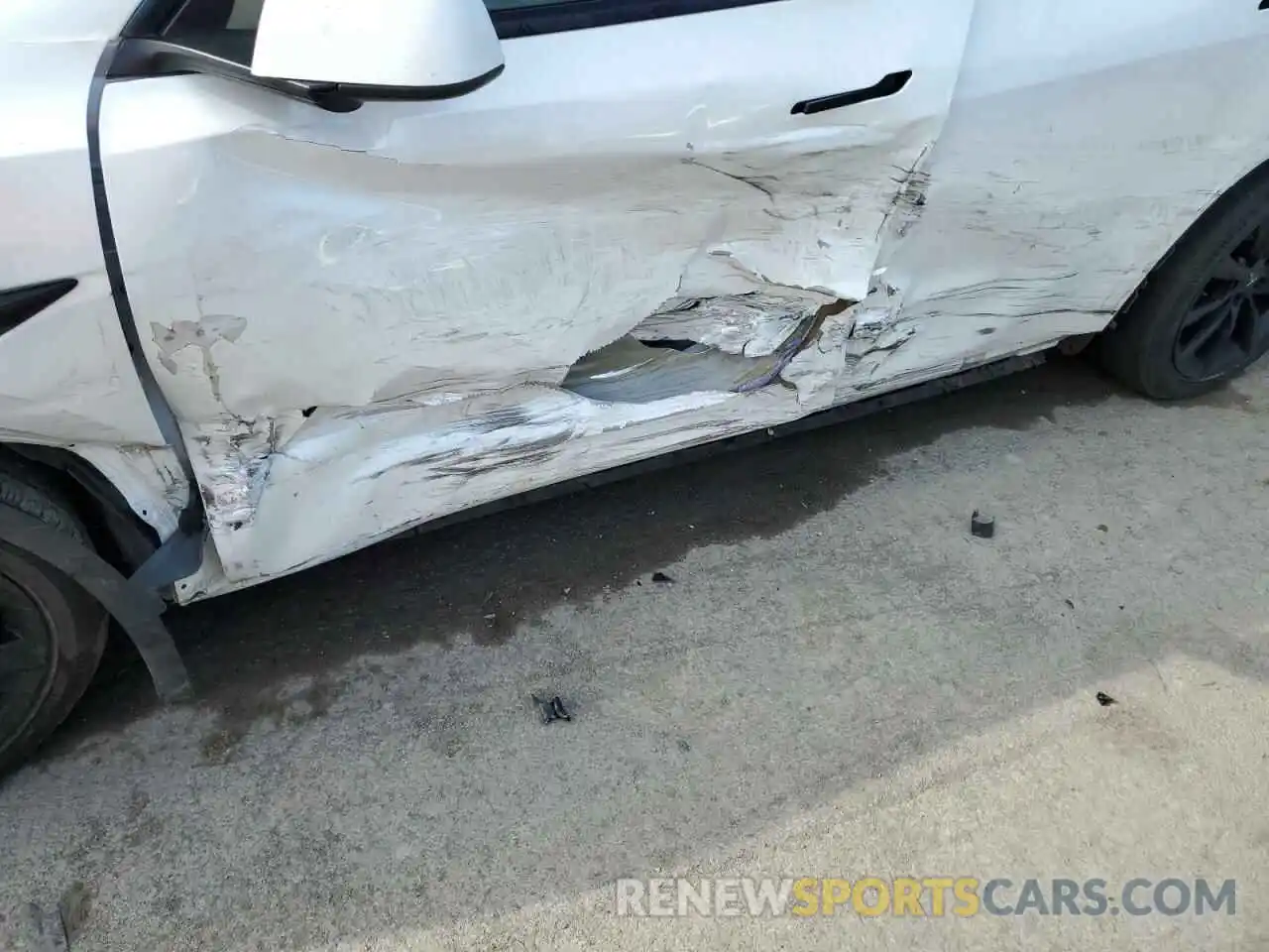 9 Photograph of a damaged car 5YJYGDEE2LF045005 TESLA MODEL Y 2020