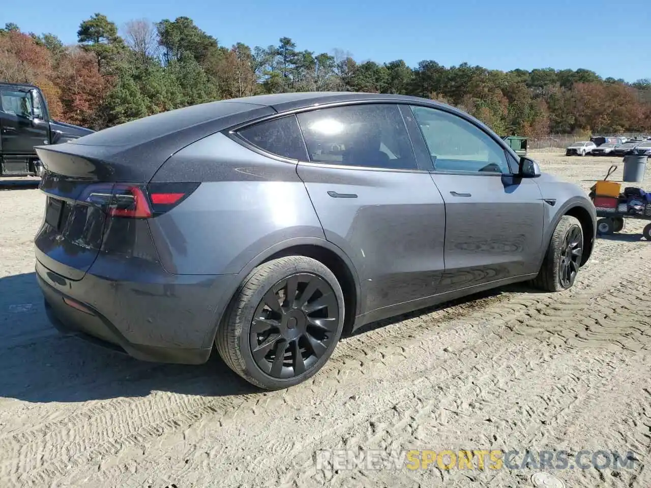 3 Photograph of a damaged car 5YJYGDEE2LF045974 TESLA MODEL Y 2020