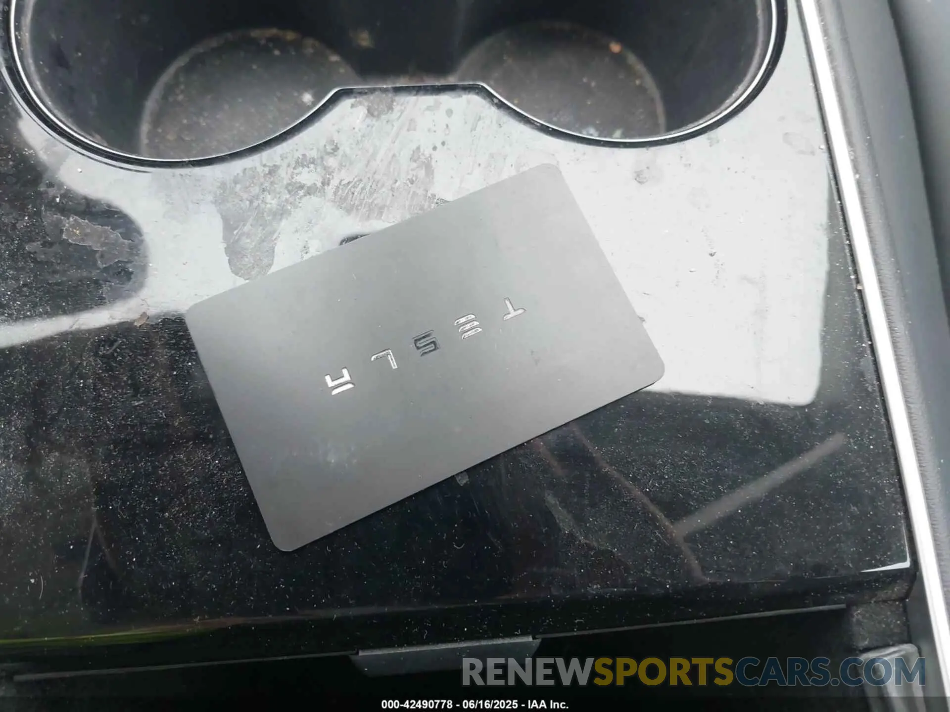 11 Photograph of a damaged car 5YJYGDEE2LF048017 TESLA MODEL Y 2020