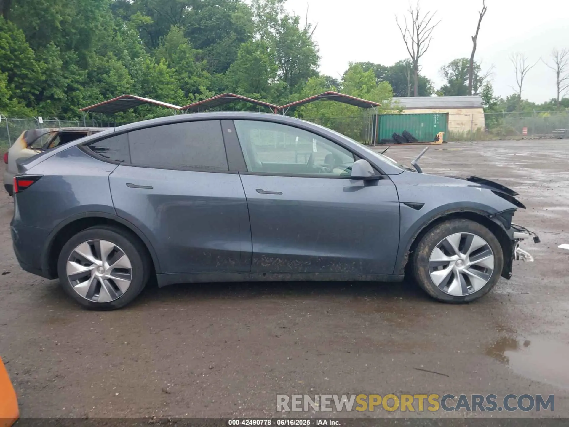 14 Photograph of a damaged car 5YJYGDEE2LF048017 TESLA MODEL Y 2020