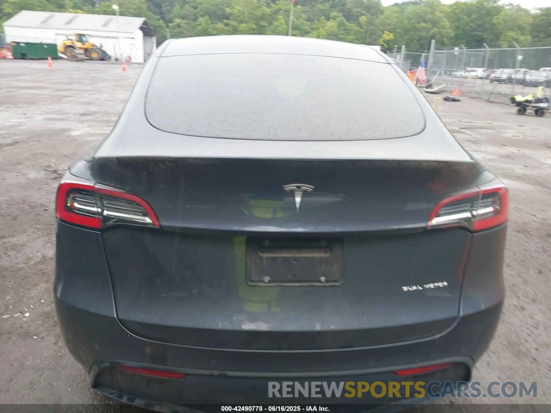 17 Photograph of a damaged car 5YJYGDEE2LF048017 TESLA MODEL Y 2020