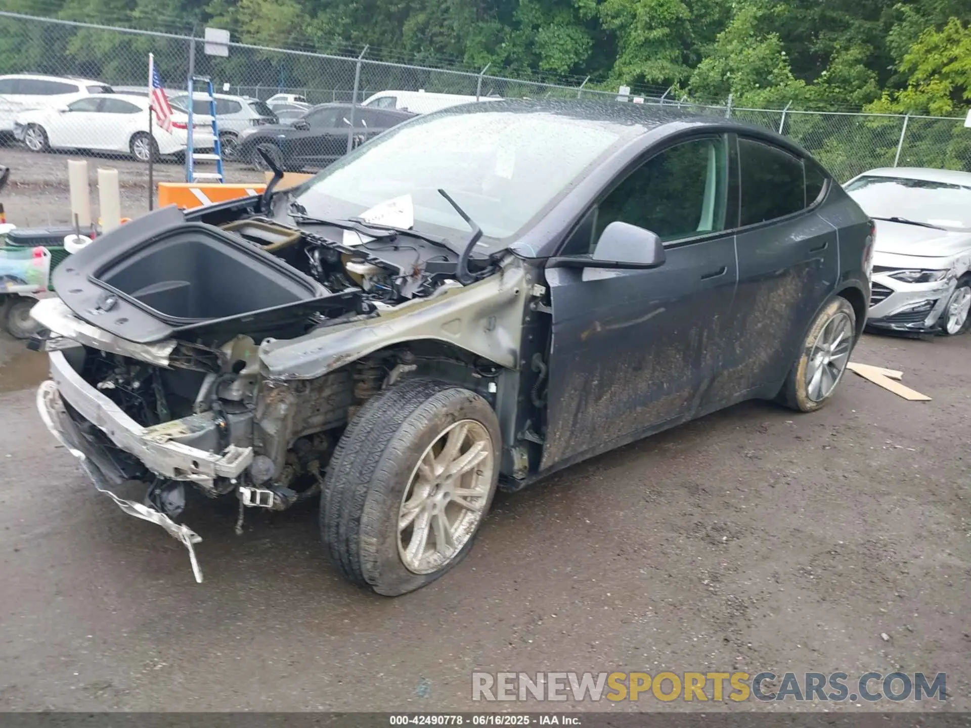 2 Photograph of a damaged car 5YJYGDEE2LF048017 TESLA MODEL Y 2020