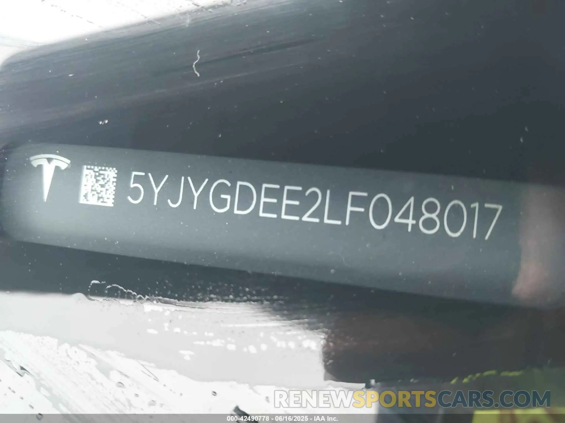 9 Photograph of a damaged car 5YJYGDEE2LF048017 TESLA MODEL Y 2020