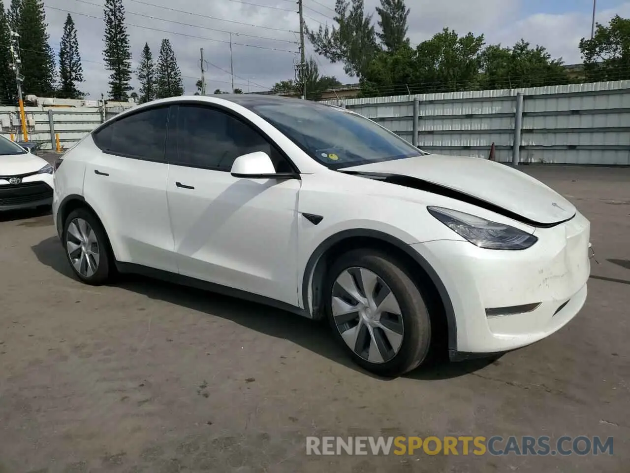 4 Photograph of a damaged car 5YJYGDEE2LF049815 TESLA MODEL Y 2020
