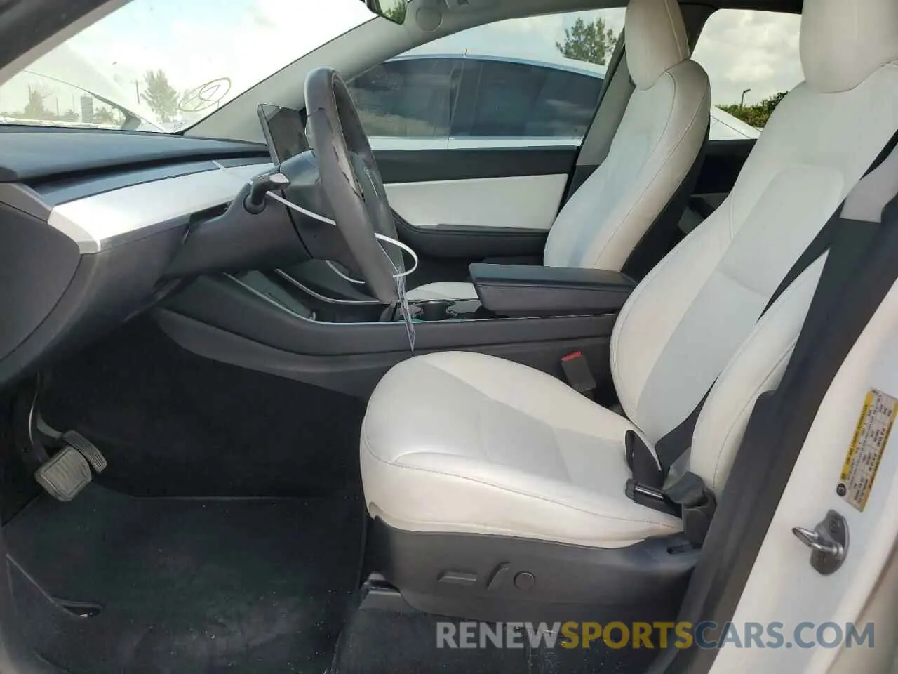 7 Photograph of a damaged car 5YJYGDEE2LF049815 TESLA MODEL Y 2020