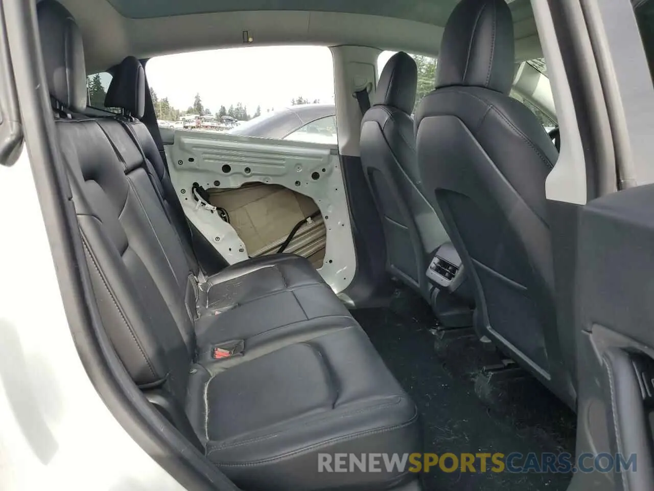 11 Photograph of a damaged car 5YJYGDEE2LF050558 TESLA MODEL Y 2020
