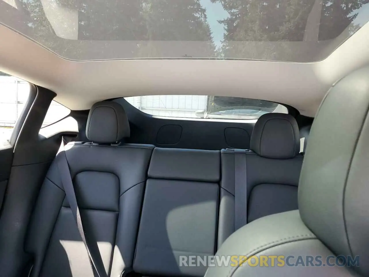 10 Photograph of a damaged car 5YJYGDEE3LF008304 TESLA MODEL Y 2020