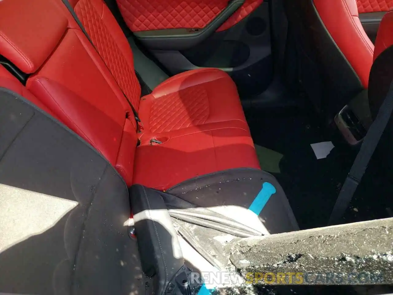 6 Photograph of a damaged car 5YJYGDEE3LF010568 TESLA MODEL Y 2020