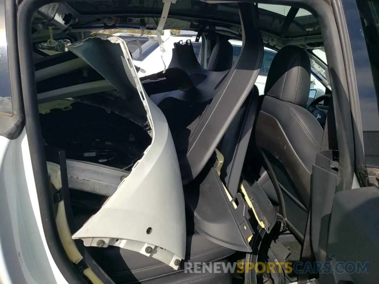 10 Photograph of a damaged car 5YJYGDEE3LF014216 TESLA MODEL Y 2020