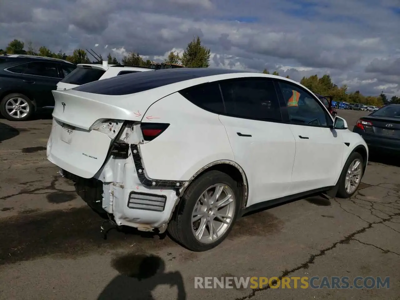 3 Photograph of a damaged car 5YJYGDEE3LF014216 TESLA MODEL Y 2020
