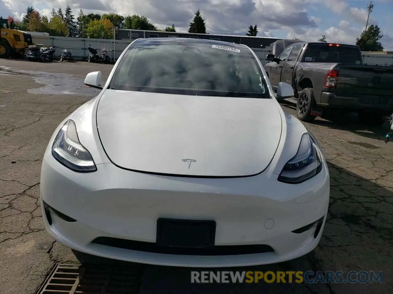5 Photograph of a damaged car 5YJYGDEE3LF014216 TESLA MODEL Y 2020