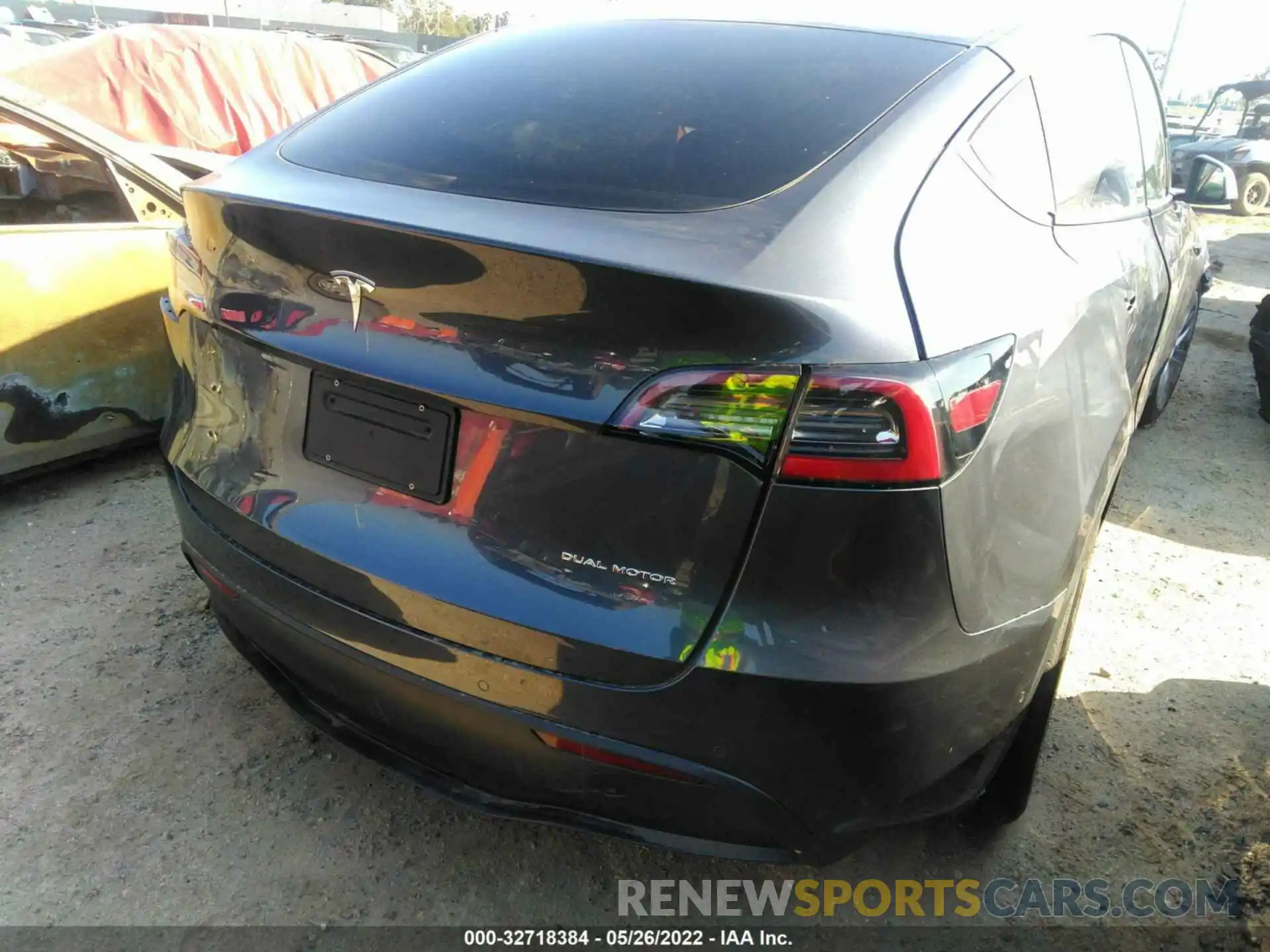 4 Photograph of a damaged car 5YJYGDEE3LF014927 TESLA MODEL Y 2020