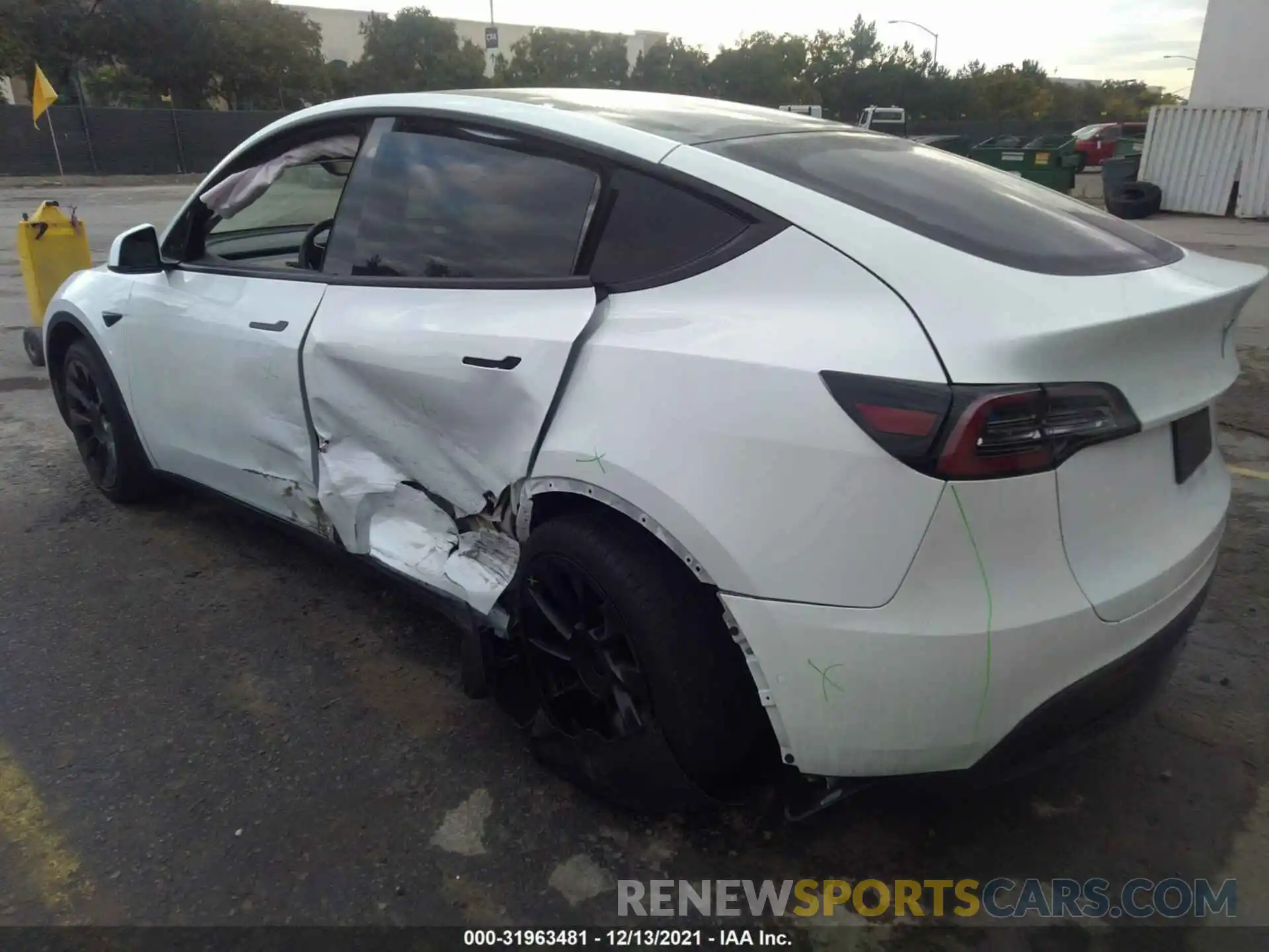 6 Photograph of a damaged car 5YJYGDEE3LF022378 TESLA MODEL Y 2020