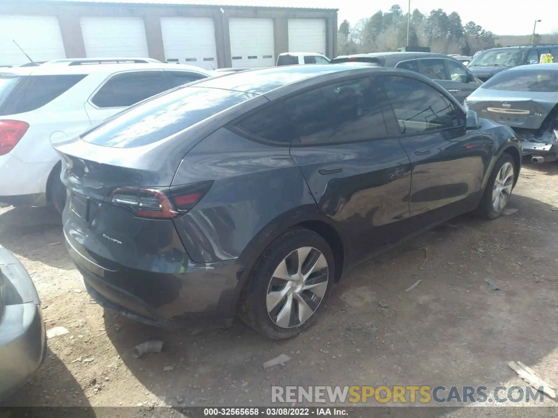 4 Photograph of a damaged car 5YJYGDEE3LF031629 TESLA MODEL Y 2020