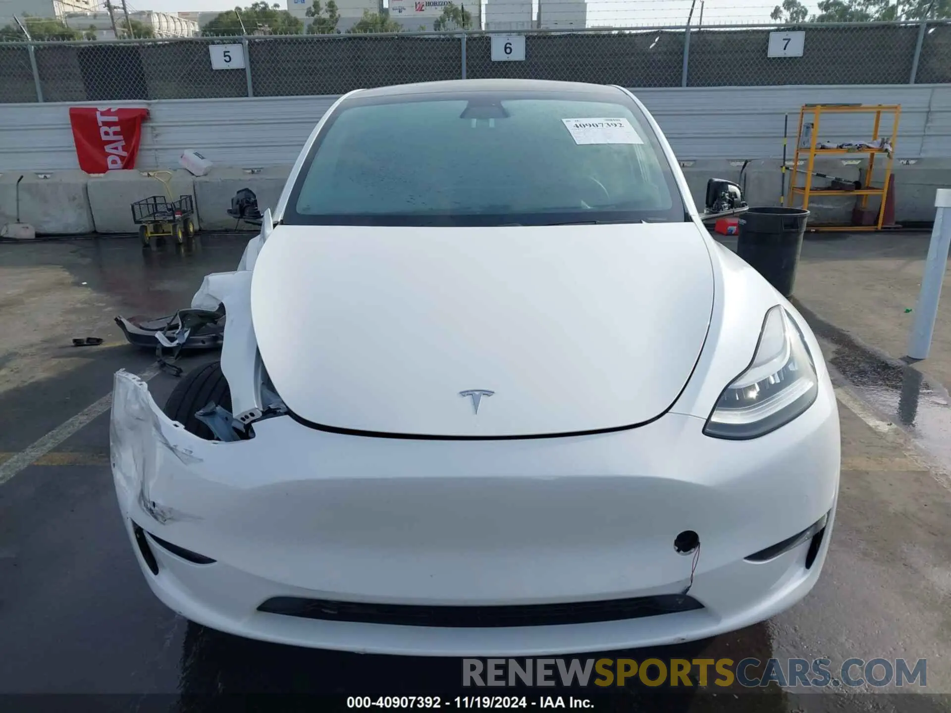 11 Photograph of a damaged car 5YJYGDEE3LF033283 TESLA MODEL Y 2020