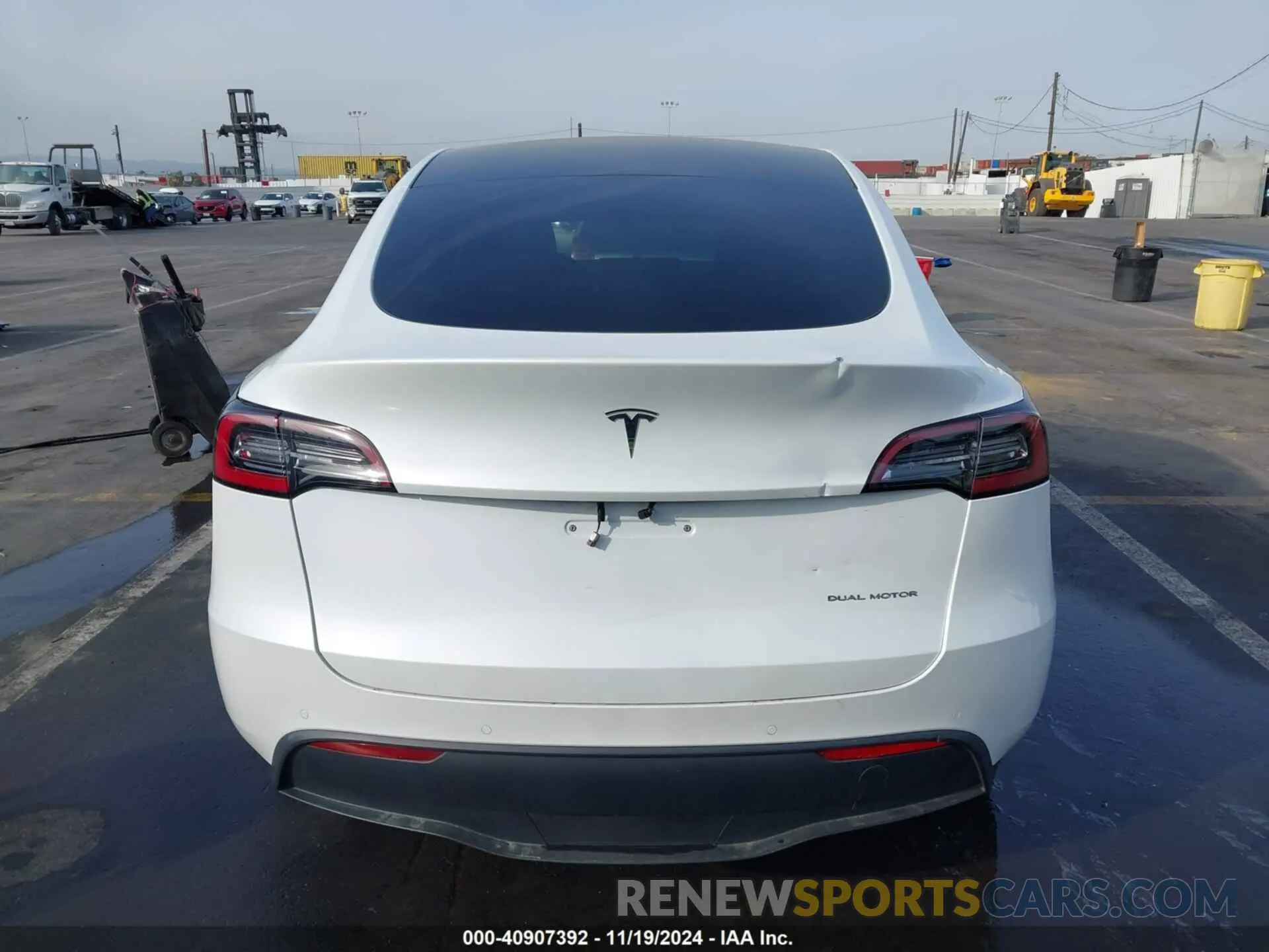 15 Photograph of a damaged car 5YJYGDEE3LF033283 TESLA MODEL Y 2020