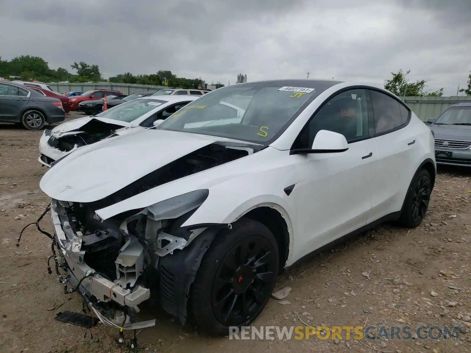 2 Photograph of a damaged car 5YJYGDEE3LF033560 TESLA MODEL Y 2020