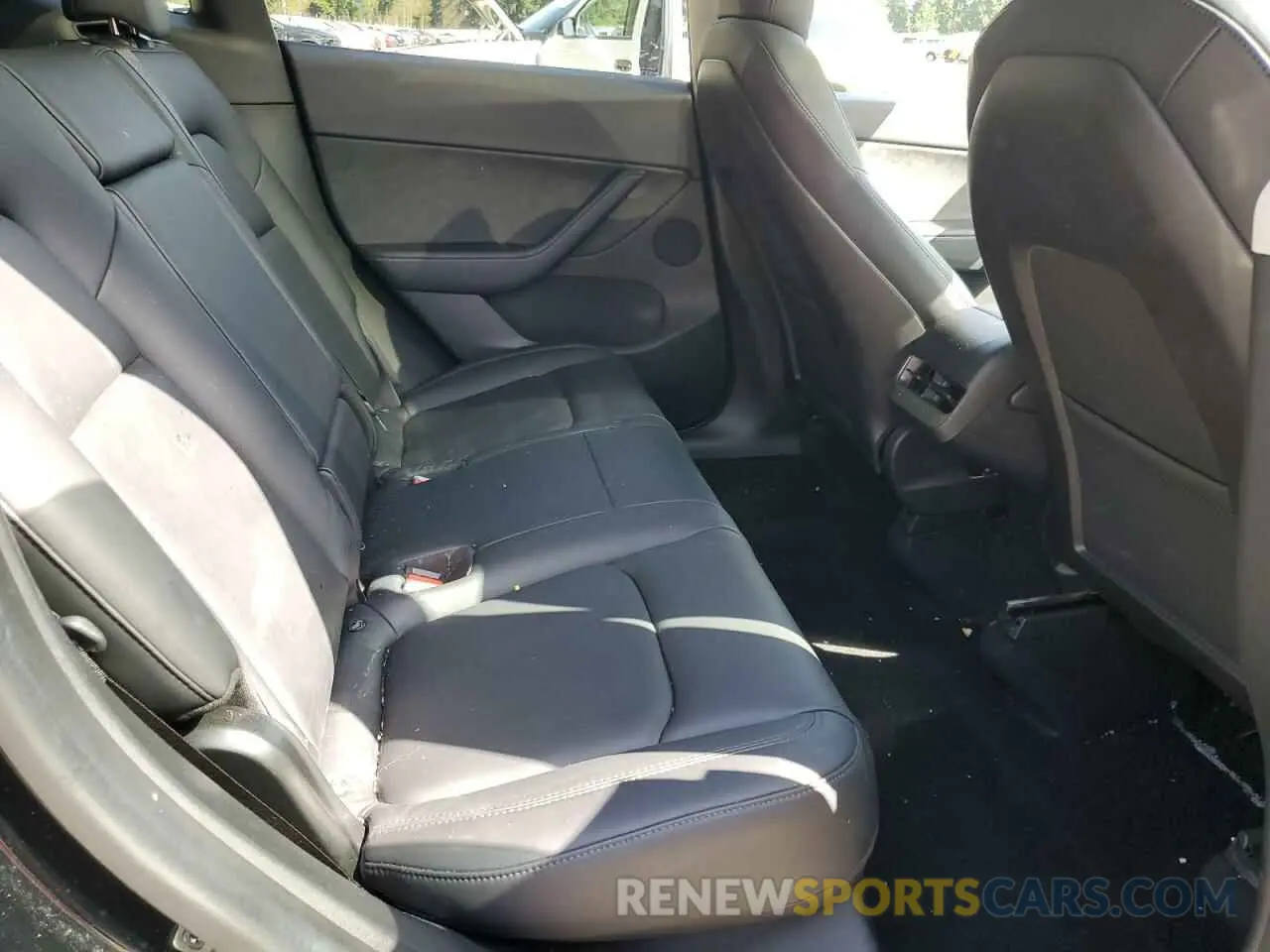 11 Photograph of a damaged car 5YJYGDEE3LF033803 TESLA MODEL Y 2020