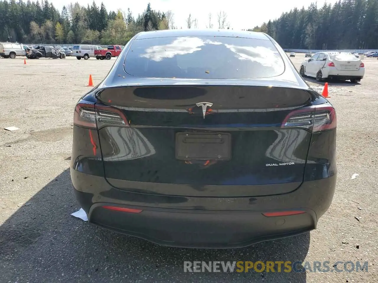 6 Photograph of a damaged car 5YJYGDEE3LF033803 TESLA MODEL Y 2020