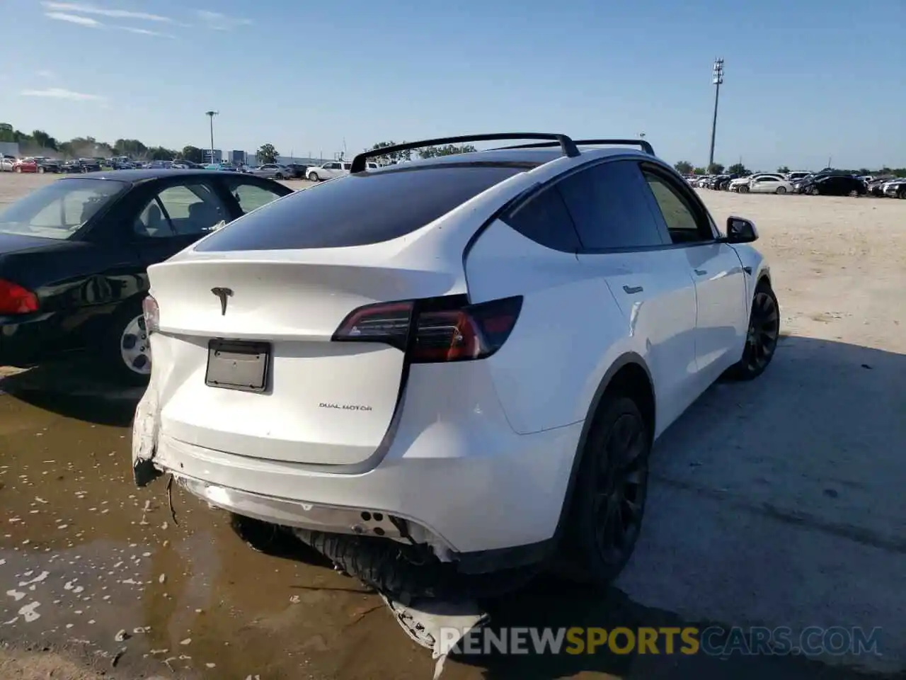 4 Photograph of a damaged car 5YJYGDEE3LF034238 TESLA MODEL Y 2020