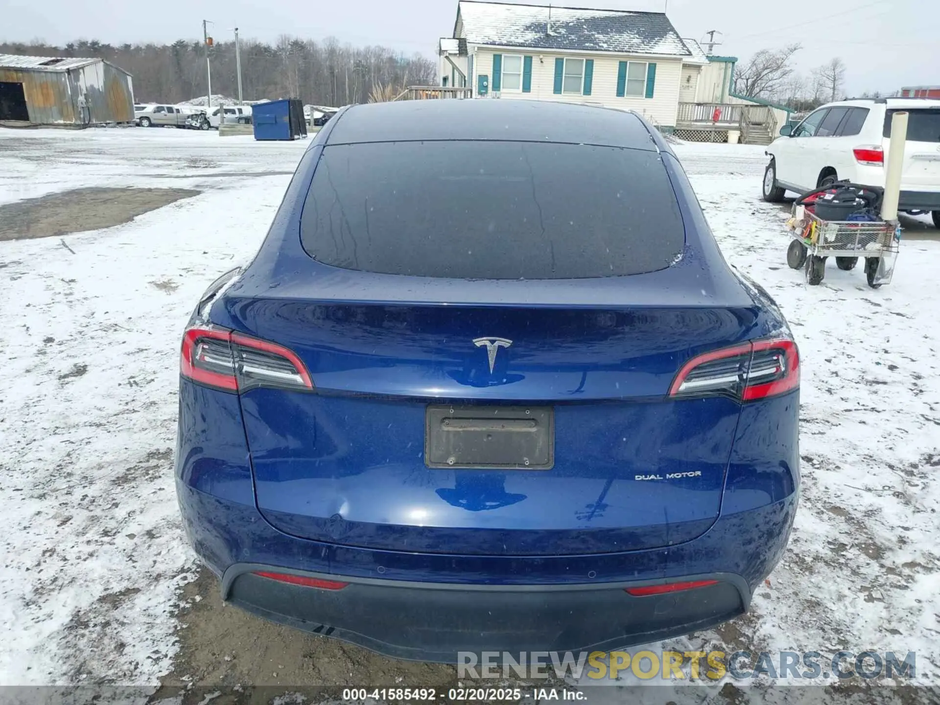 17 Photograph of a damaged car 5YJYGDEE3LF038578 TESLA MODEL Y 2020